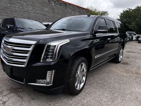 Used 2019 Cadillac Escalade ESV Platinum RWD image 9
