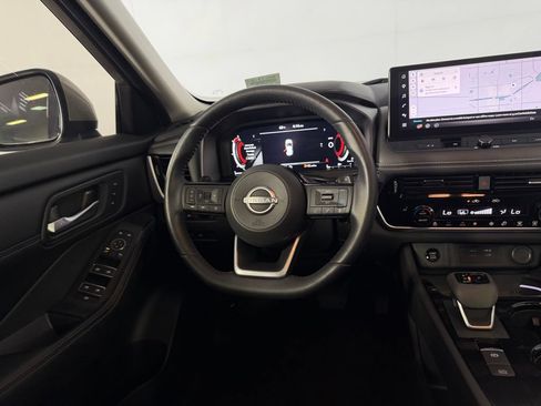 Used 2024 Nissan Rogue SL w/ SL Premium Package AWD/4WD image 15