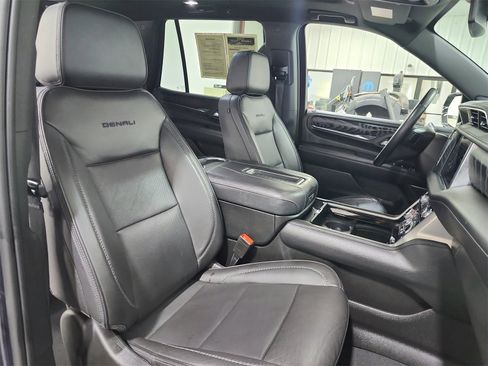 Used 2023 GMC Yukon Denali image 44