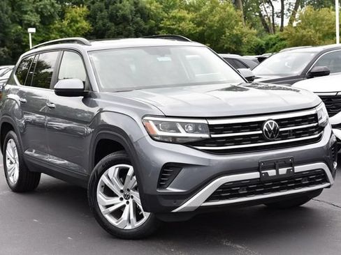 Certified 2023 Volkswagen Atlas SE w/ Panoramic Sunroof Package AWD/4WD image 2