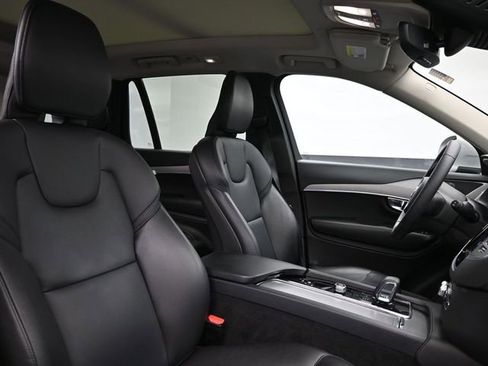 Used 2023 Volvo XC90 B5 Core image 33