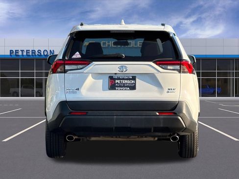 Used 2025 Toyota RAV4 XLE AWD/4WD image 5