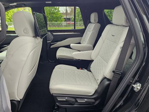 New 2026 Cadillac Escalade Platinum Sport AWD/4WD image 17