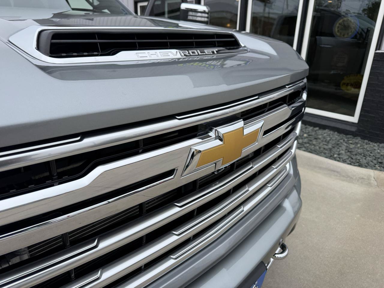 Used 2025 Chevrolet Silverado 3500 High Country w/ High Country Premium Package AWD/4WD image 27