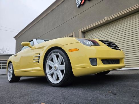 Used 2005 Chrysler Crossfire Limited image 3