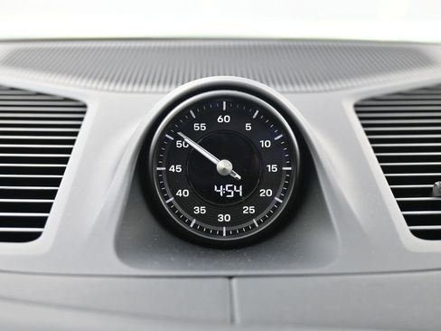 Certified 2025 Porsche Cayenne E-Hybrid Coupe image 21