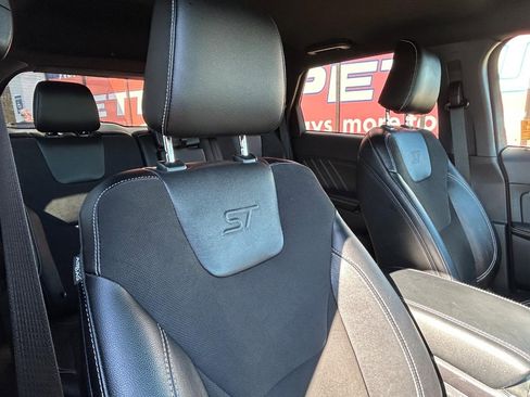 Used 2023 Ford Edge ST image 13