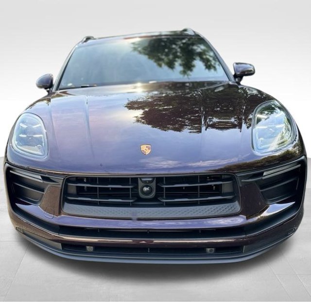 Used 2025 Porsche Macan AWD/4WD image 2