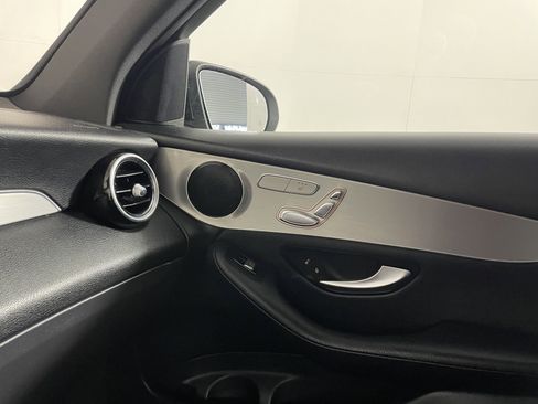 Used 2019 Mercedes-Benz GLC 300 4MATIC image 12