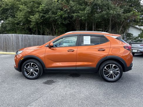 Used 2022 Buick Encore GX Select image 2