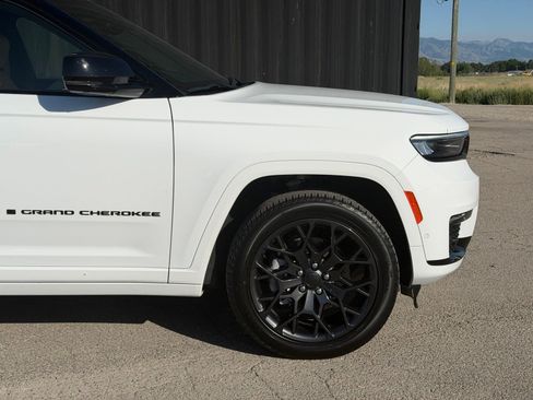 Used 2025 Jeep Grand Cherokee L Summit AWD/4WD image 4