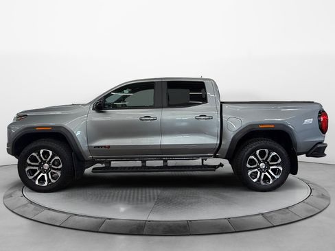 Used 2024 GMC Canyon AT4 AWD/4WD image 3