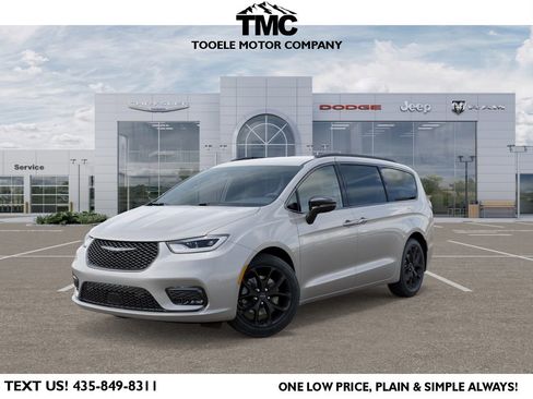 New 2026 Chrysler Pacifica Select image 1