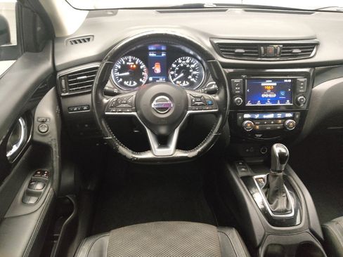 Used 2021 Nissan Rogue Sport SV w/ Technology Package FWD image 22