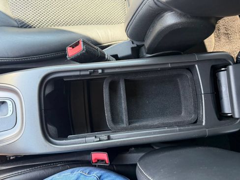 Used 2017 Dodge Journey Crossroad FWD image 29