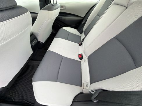 Used 2025 Toyota Corolla LE FWD image 24
