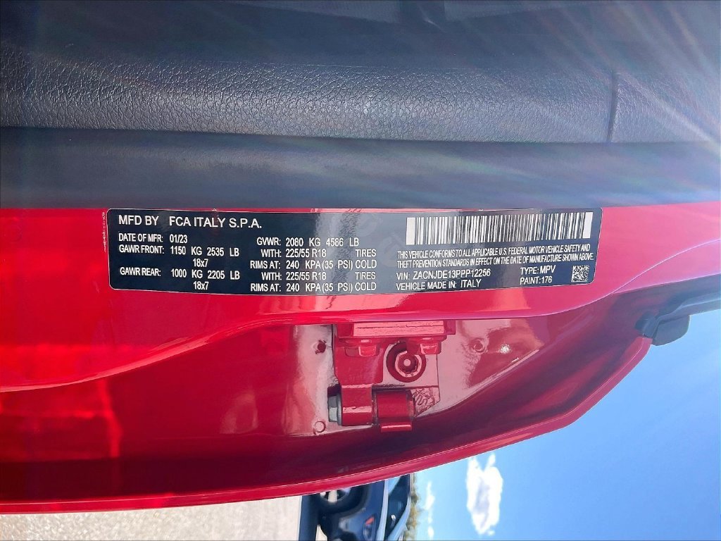 Used 2023 Jeep Renegade Altitude AWD/4WD image 29