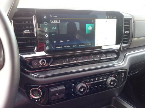 Used 2025 Chevrolet Silverado 2500 ZR2 w/ Technology Package image 24