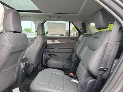 New 2026 Ford Explorer Active w/ Active Comfort Package AWD/4WD image 14