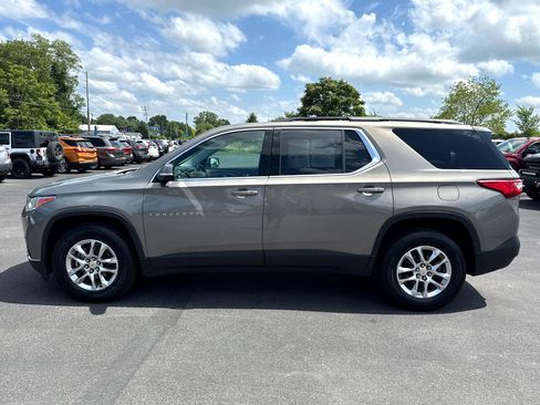 Used 2019 Chevrolet Traverse LT image 3