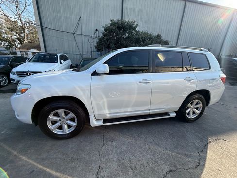 Used 2010 Toyota Highlander SE image 4