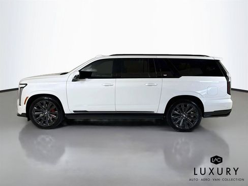 Used 2025 Cadillac Escalade ESV V AWD/4WD image 9