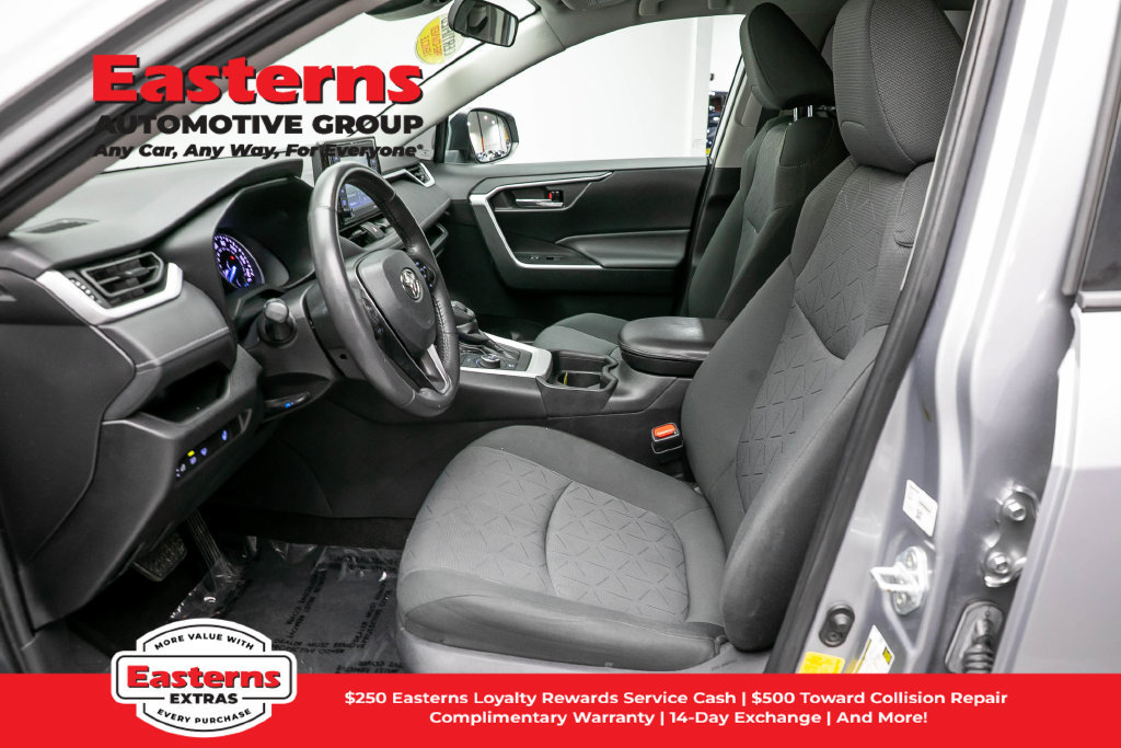 Used 2021 Toyota RAV4 XLE w/ XLE Grade Weather Package AWD/4WD image 15