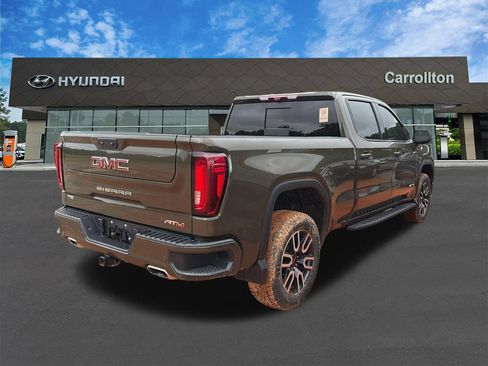 Used 2024 GMC Sierra 1500 AT4 w/ Technology Package AWD/4WD image 5