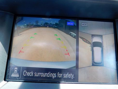 Used 2018 Nissan Pathfinder SL image 12