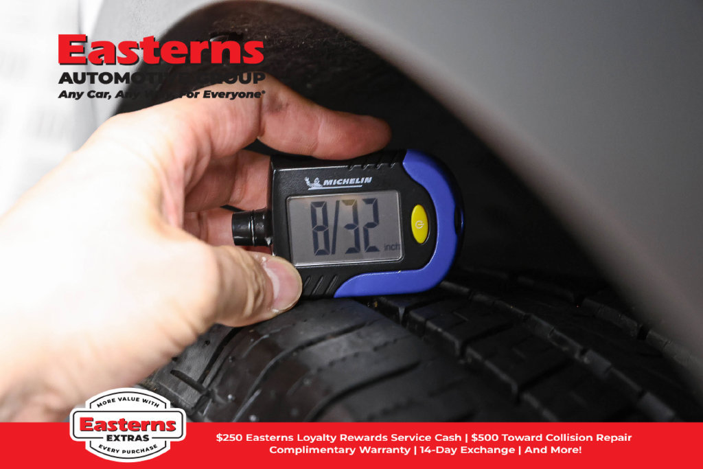 Used 2025 Chevrolet Blazer LT FWD image 28
