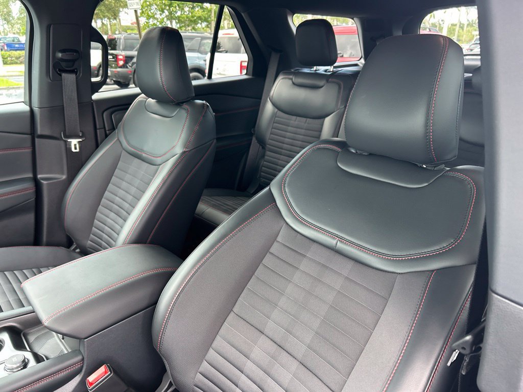 Used 2026 Ford Explorer ST-Line w/ ST-Line Street Pack RWD image 20