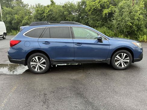 Used 2019 Subaru Outback 2.5i Limited AWD/4WD image 8
