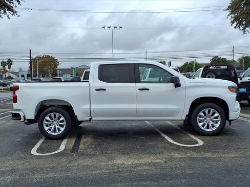 New 2026 Chevrolet Silverado 1500 Custom image 3
