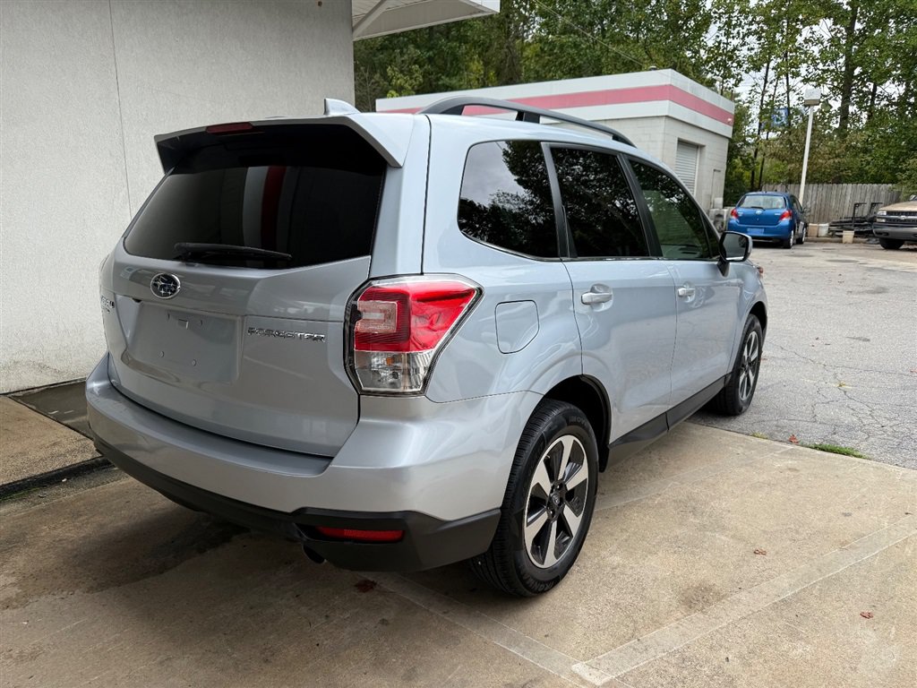 Used 2018 Subaru Forester 2.5i Limited AWD/4WD image 3