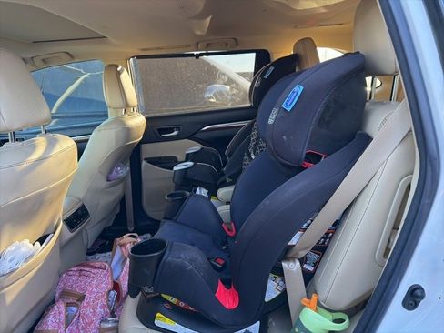 Used 2018 Toyota Highlander Limited image 6