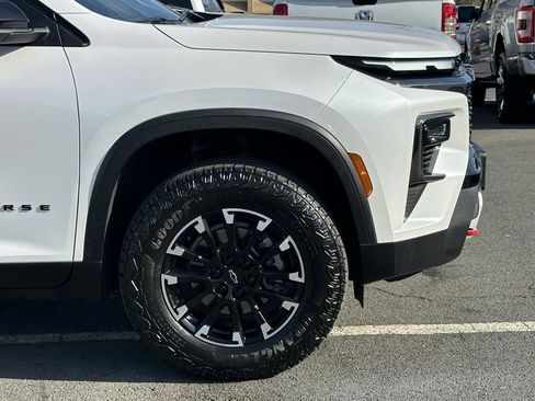 Used 2025 Chevrolet Traverse Z71 w/ Driver Confidence Package image 47