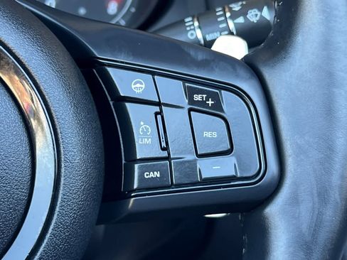 Used 2020 Jaguar F-TYPE Convertible RWD image 31