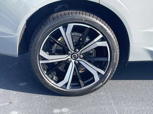 Certified 2025 Volvo XC60 T8 Ultra w/ Protection Package Premier AWD/4WD image 9