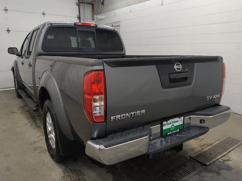Used 2017 Nissan Frontier SV image 5