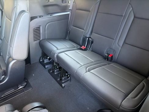 New 2026 GMC Yukon XL Denali w/ Denali Reserve Package RWD image 16