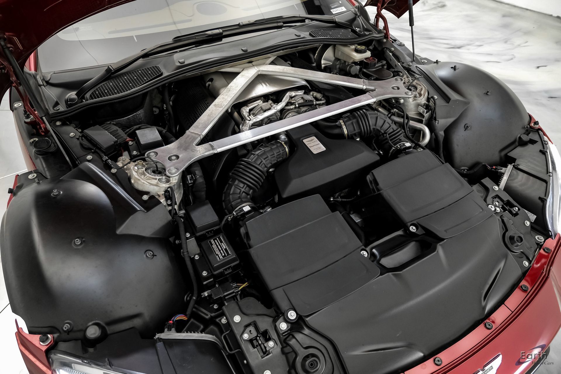 Used 2020 Aston Martin V8 Vantage Coupe RWD image 97