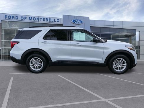Used 2026 Ford Explorer Active image 2