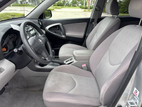 Used 2006 Toyota RAV4 Base I4 2WD image 14