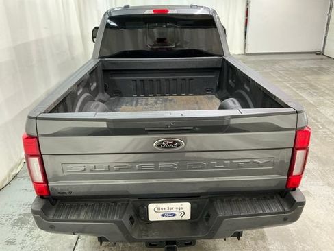 Used 2022 Ford F250 Lariat w/ Lariat Ultimate Package AWD/4WD image 4