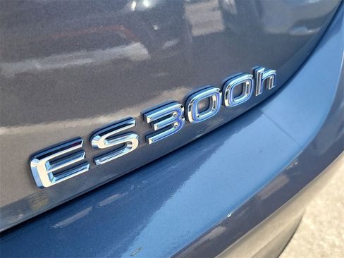 Used 2021 Lexus ES 300h w/ Premium Package image 7