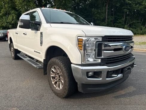 Used 2018 Ford F250 XLT w/ XLT Premium Package AWD/4WD image 7