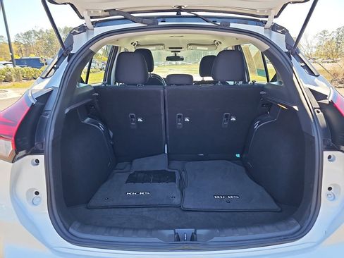 Used 2023 Nissan Kicks SV image 15