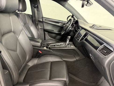 Used 2018 Porsche Macan S w/ Premium Package Plus AWD/4WD image 21