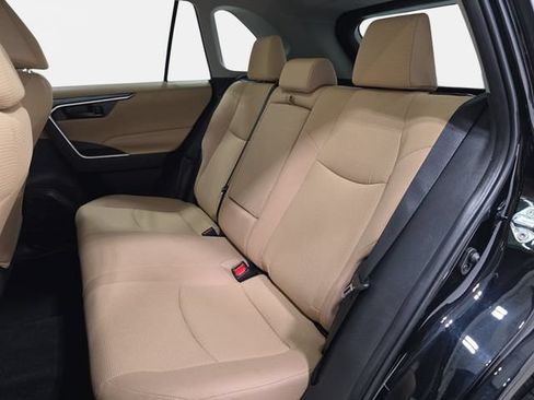 Used 2025 Toyota RAV4 LE AWD/4WD image 13