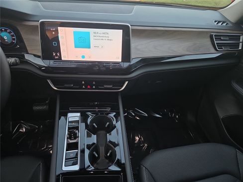 New 2026 Volkswagen Atlas SE image 18